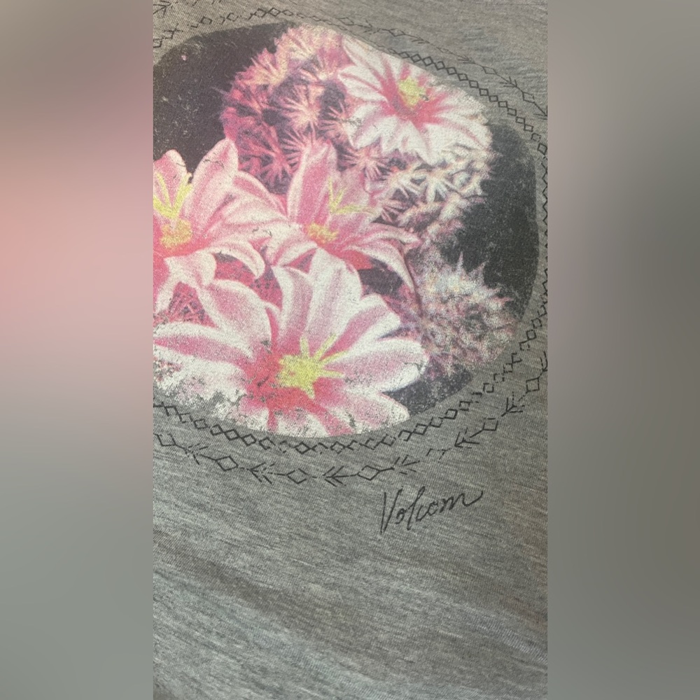 Volcom Tank - Picture 5 of 5